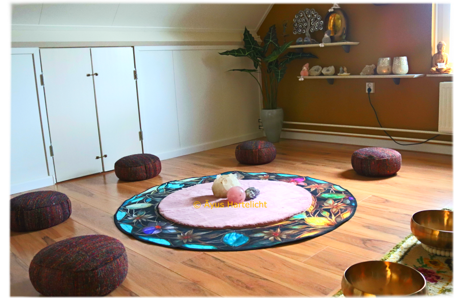 Praktijkruimte voor groepen Enschede Ayus Hartelicht groepspraktijk, groepspraktijkruimte, praktijkruimte, praktijk, holistisch, holisme, spiritueel, workshop, lessen, les, school, scholing, educatie, educatief, opleiding, cursus, bo, basisonderwijs, basisschool, vo, voortgezetonderwijs, onderwijs, voortgezet, hogere school, hoge school, hogeschool, mbo, hbo, universiteit twente, enschede, overijssel, twente, borne, hengelo, almelo, almelo de riet, wierden, nijverdal, raalte, holten, zwolle, liederholthuis, rijssen, oldenzaal, ootmarsum, achterhoek, workshop, workshops, bezigheid, vriendinnen, vrienden, uitje, ondernemen, onderneming, klankschalen, klankschaal, klanksessie, klankbelevenis, sessie, belevenis